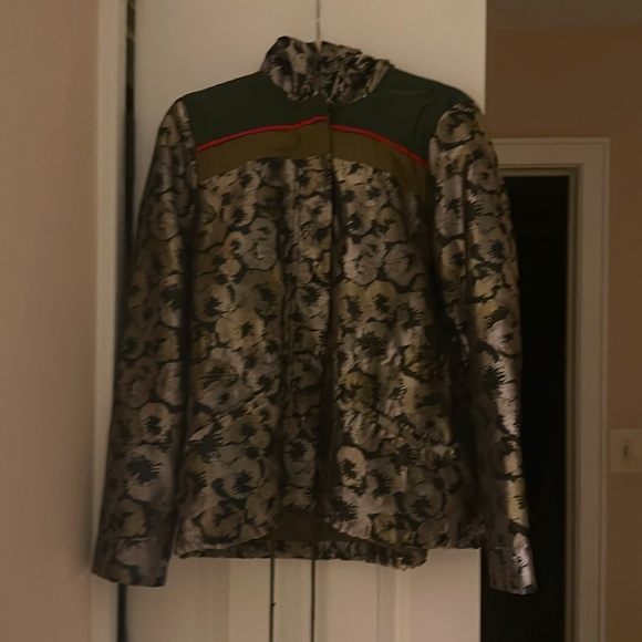 Like new fun jacket  weatherproof - Picture 2 of 5